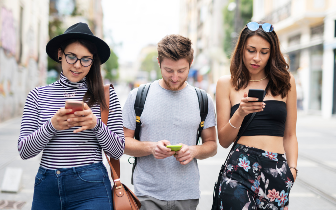 ¿Miras tu teléfono mientras caminas?